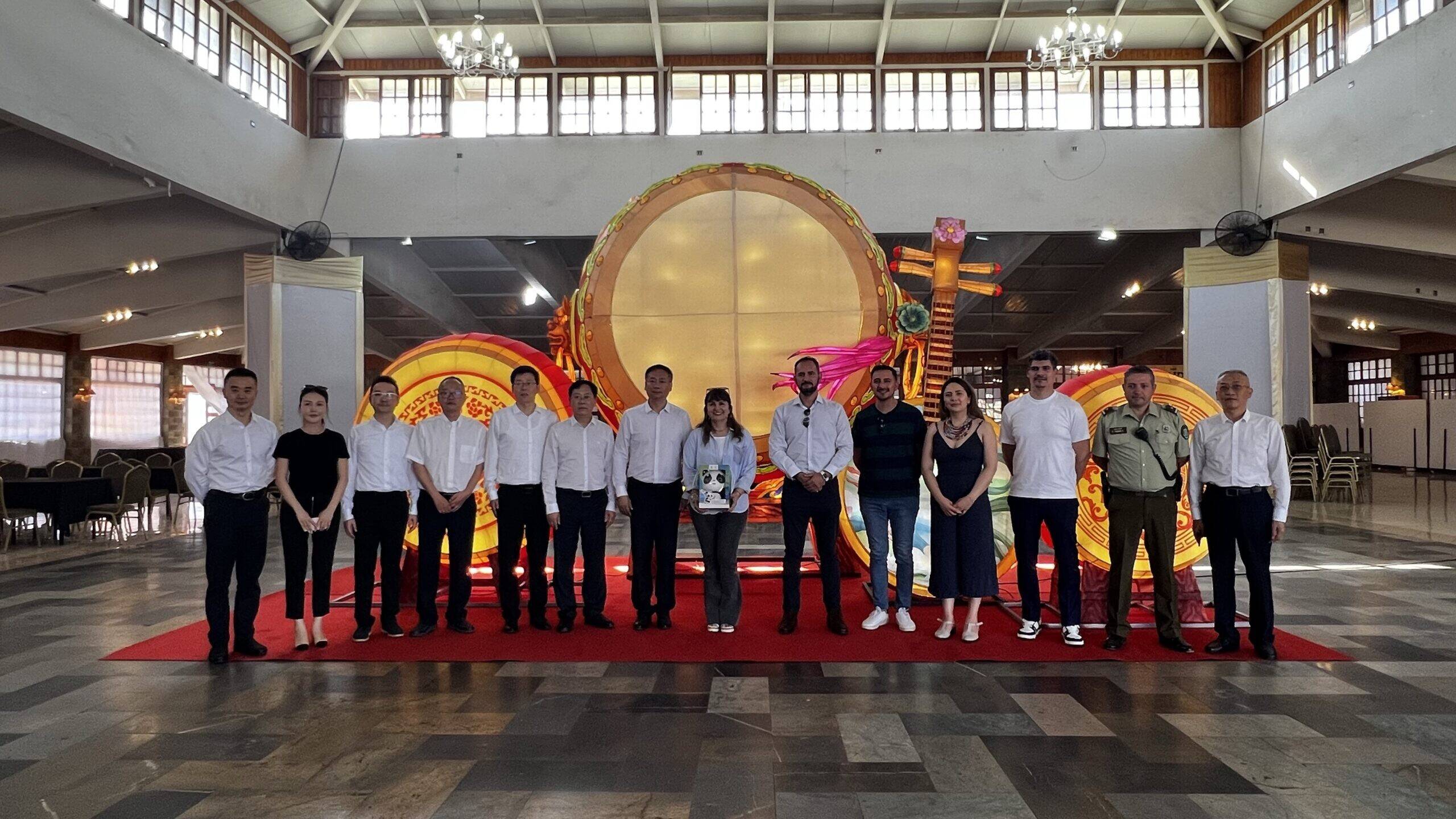 delegacion chengdu – gerente general de tianfu festival – alcandesa subrrogante cerrillos-1